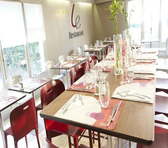 Hotel Kyriad Honfleur - Saint Sauveur 3*