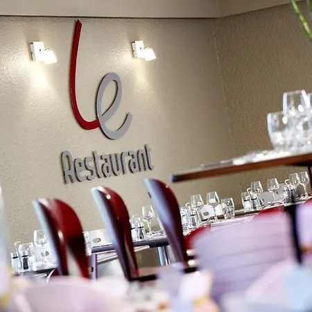 Kyriad Honfleur - Saint Sauveur Ла-Ривьер-Сен-Совёр