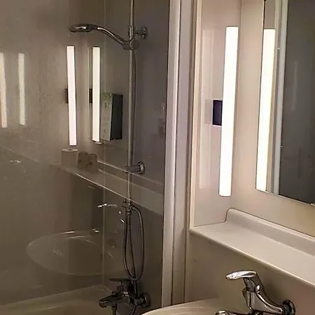 Kyriad Honfleur - Saint Sauveur Hotel 3*