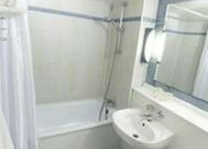 Hotel Kyriad Honfleur - Saint Sauveur La Rivière-Saint-Sauveur