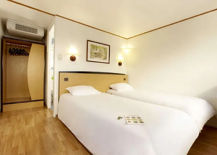 Kyriad Honfleur - Saint Sauveur Hotel