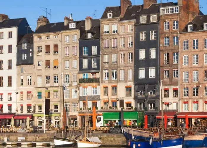 Kyriad Honfleur - Saint Sauveur Hotel La Rivière-Saint-Sauveur