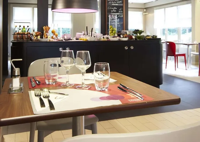 Hotel Kyriad Honfleur - Saint Sauveur 3*