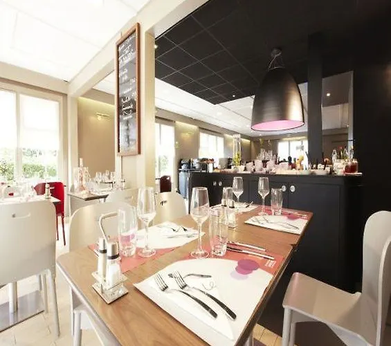 Kyriad Honfleur - Saint Sauveur Hotel